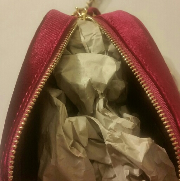 🔴SOLD🔴New velvet burgundy red crossbody purse - Picture 3 of 5